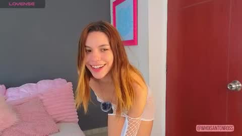 Snapshot of antonellarossii_ chatting on May 2026 02:43:01 PM Antonella online show from May 2026 02:43:01 PM