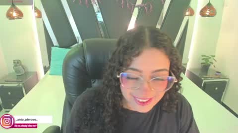 Snapshot of antonellepiercee chatting on July 2026 11:35:01 AM A N T O N E L L E online show from July 2026 11:35:01 AM