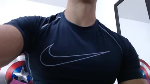 Instagram miguelangel1802  online show from April 2026 01:47:02 AM