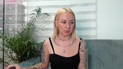 Antonia online show from February 2026 11:19:02 PM