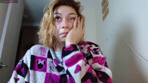 Snapshot of april_dumont5 chatting on June 2026 10:27:02 AM April Dumont online show from June 2026 10:27:02 AM