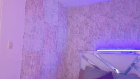 Isabella online show from May 2026 09:34:02 PM