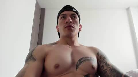 Snapshot of aquiles_51 chatting on June 2026 05:15:02 PM Jonathan online show from June 2026 05:15:02 PM