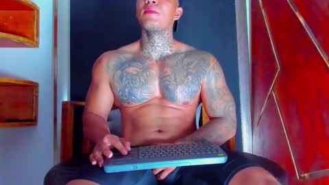 AquilesElpapi online show from March 2026 10:36:01 PM