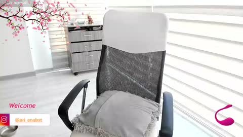 Ariana online show from March 2025 07:49:02 PM