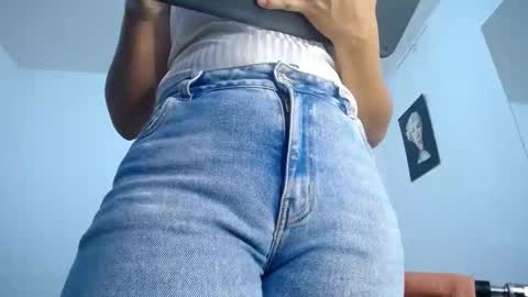 ariacoral online show from September 2025 12:15:01 PM