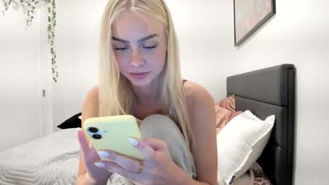 Ariah online show from May 2026 11:21:01 PM