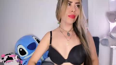 Snapshot of ariana_belucci chatting on June 2026 11:22:02 PM Ariana online show from June 2026 11:22:02 PM