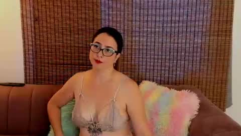 Snapshot of ariana_cross_ chatting on July 2026 01:47:01 PM Ariana Cruz online show from July 2026 01:47:01 PM