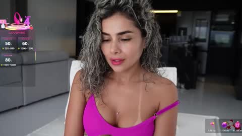 Snapshot of ariana_valdirii chatting on December 2025 01:17:04 PM cristina online show from December 2025 01:17:04 PM