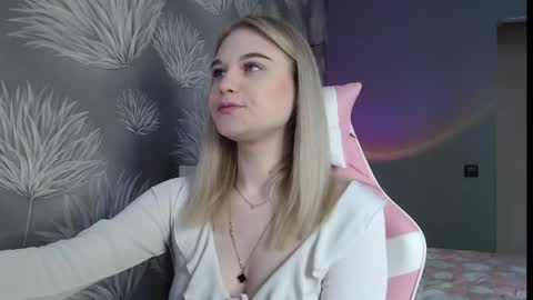 ariavelvets online show from May 2026 10:43:01 AM