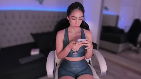 AriKohler online show from December 2024 07:05:02 PM