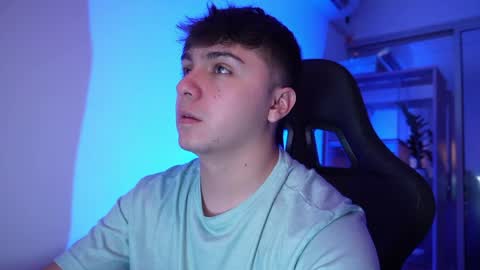 aron__cooper online show from April 2026 01:41:01 PM