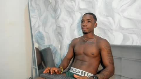 Snapshot of aron_clark chatting on April 2026 01:41:01 PM A R O N online show from April 2026 01:41:01 PM