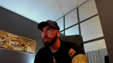Snapshot of arongrant chatting on July 2026 10:29:02 AM AronGrant online show from July 2026 10:29:02 AM