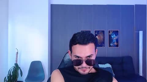 Adrian online show from October 2025 08:06:02 PM