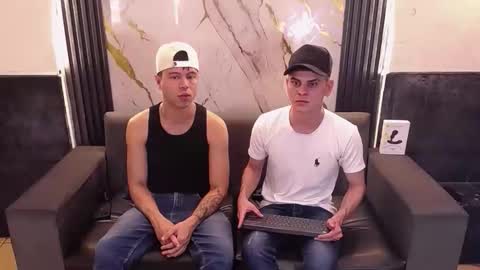 Aroon   online show from March 2026 04:06:01 AM