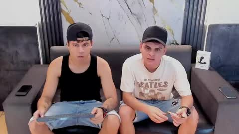 Aroon   online show from May 2026 03:57:02 AM
