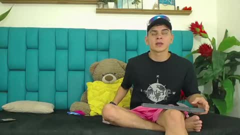 Aroon   online show from June 2026 02:11:01 PM