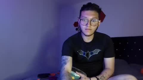 artboy_247203 online show from May 2026 11:11:01 PM