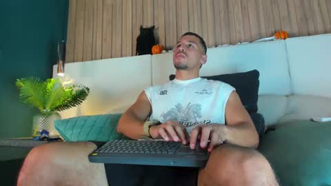 Arthur online show from October 2025 07:36:02 PM