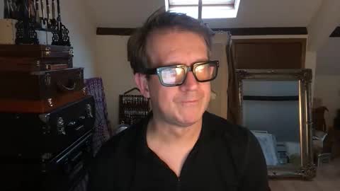 Snapshot of artisterotic chatting on November 2025 01:43:01 PM artisterotic online show from November 2025 01:43:01 PM