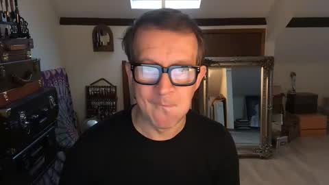 Snapshot of artisterotic chatting on December 2025 11:14:02 AM artisterotic online show from December 2025 11:14:02 AM