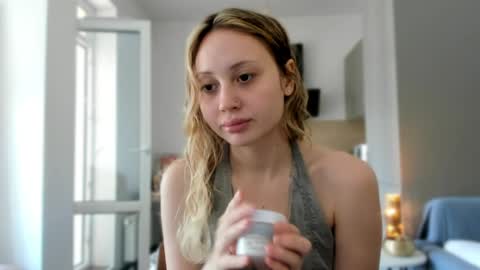 Ashley but u can call me Ash  im living with neighbor we just friends pls dont ask we not couple online show from April 2026 10:26:01 AM