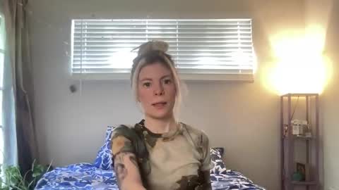 Ashlee online show from February 2026 07:15:02 PM