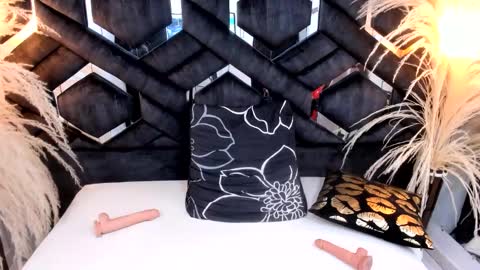 ashley_7777 online show from March 2025 06:00:02 PM