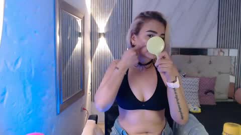 ashley__tylor online show from May 2026 04:15:01 PM