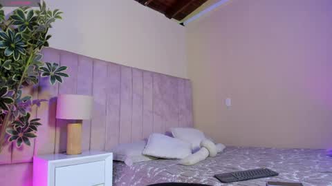 ashley_beaomunt online show from April 2026 11:22:02 AM