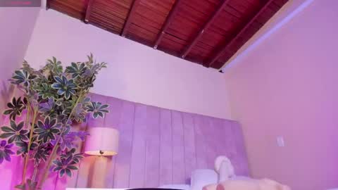 ashley_beaomunt online show from April 2026 11:05:02 AM