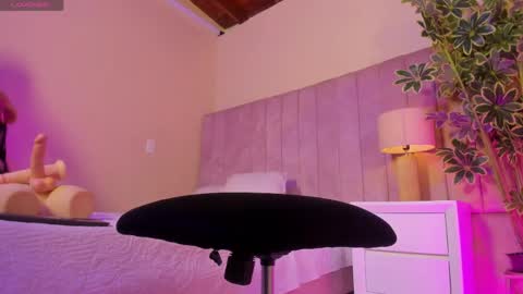 ashley_beaomunt online show from April 2026 11:17:01 AM