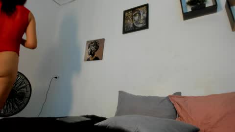 Snapshot of ashley_girl_queen chatting on June 2026 02:45:02 PM ashley_girl_queen online show from June 2026 02:45:02 PM