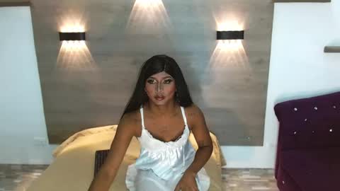 ashleysofiathenison online show from June 2026 01:46:01 PM