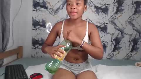 ashleyt255 online show from April 2026 08:28:02 PM