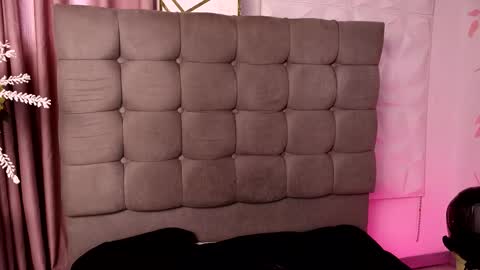 Ashley Lauren online show from March 2026 07:51:02 PM