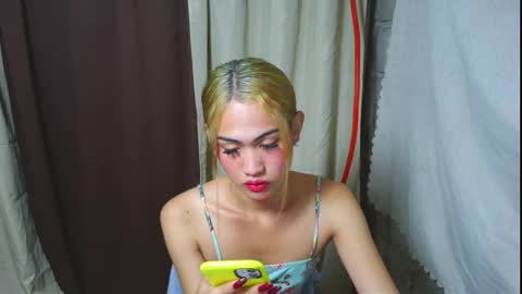LOVELY LORAINE online show from September 2025 01:46:02 PM
