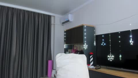 asian_loverpop online show from July 2026 03:52:01 AM