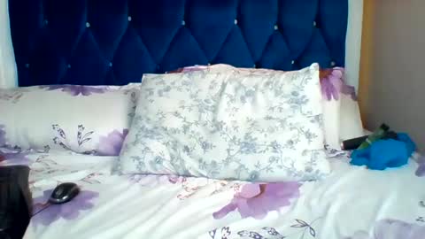 FLORAH DANIEL online show from July 2026 06:39:02 AM