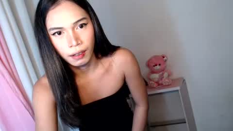 Snapshot of astraea_xxx chatting on July 2026 10:57:02 PM Anna online show from July 2026 10:57:02 PM