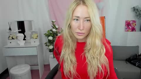 astramonroe online show from April 2026 07:18:01 AM