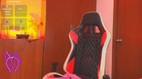 atenea_fit online show from May 2026 01:25:02 AM