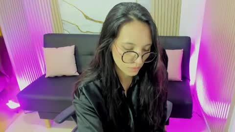 Snapshot of athenaa_tay chatting on June 2026 03:43:02 AM Atenea online show from June 2026 03:43:02 AM