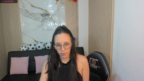 Snapshot of athenaa_tay chatting on July 2026 03:19:01 AM Atenea online show from July 2026 03:19:01 AM