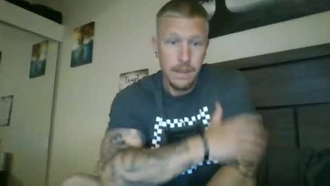 Snapshot of athletic_skater779 chatting on May 2026 05:01:02 AM AthleticWhiteboy777 online show from May 2026 05:01:02 AM