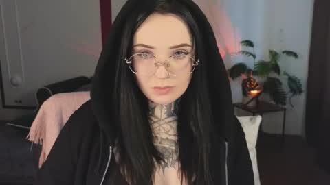 online every day between 10am-23pm online show from November 2025 05:10:01 AM