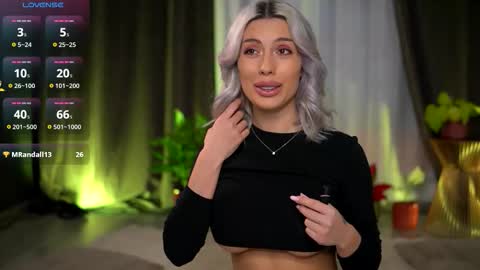 Isabella online show from March 2026 02:34:01 PM