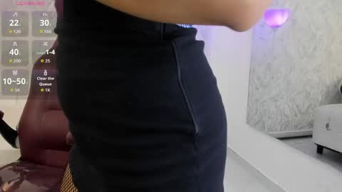 Aura sanders online show from April 2026 11:44:01 AM